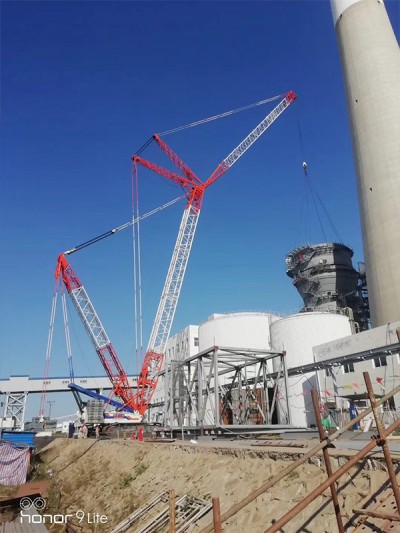 中聯(lián)650噸履帶吊超起塔式工況，大唐煤化工脫硫脫硝改造，設(shè)備吊裝
